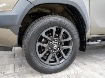 TOYOTA Hilux 2.8 D4-D INVINCIBLE AHK Rollo Assistenz