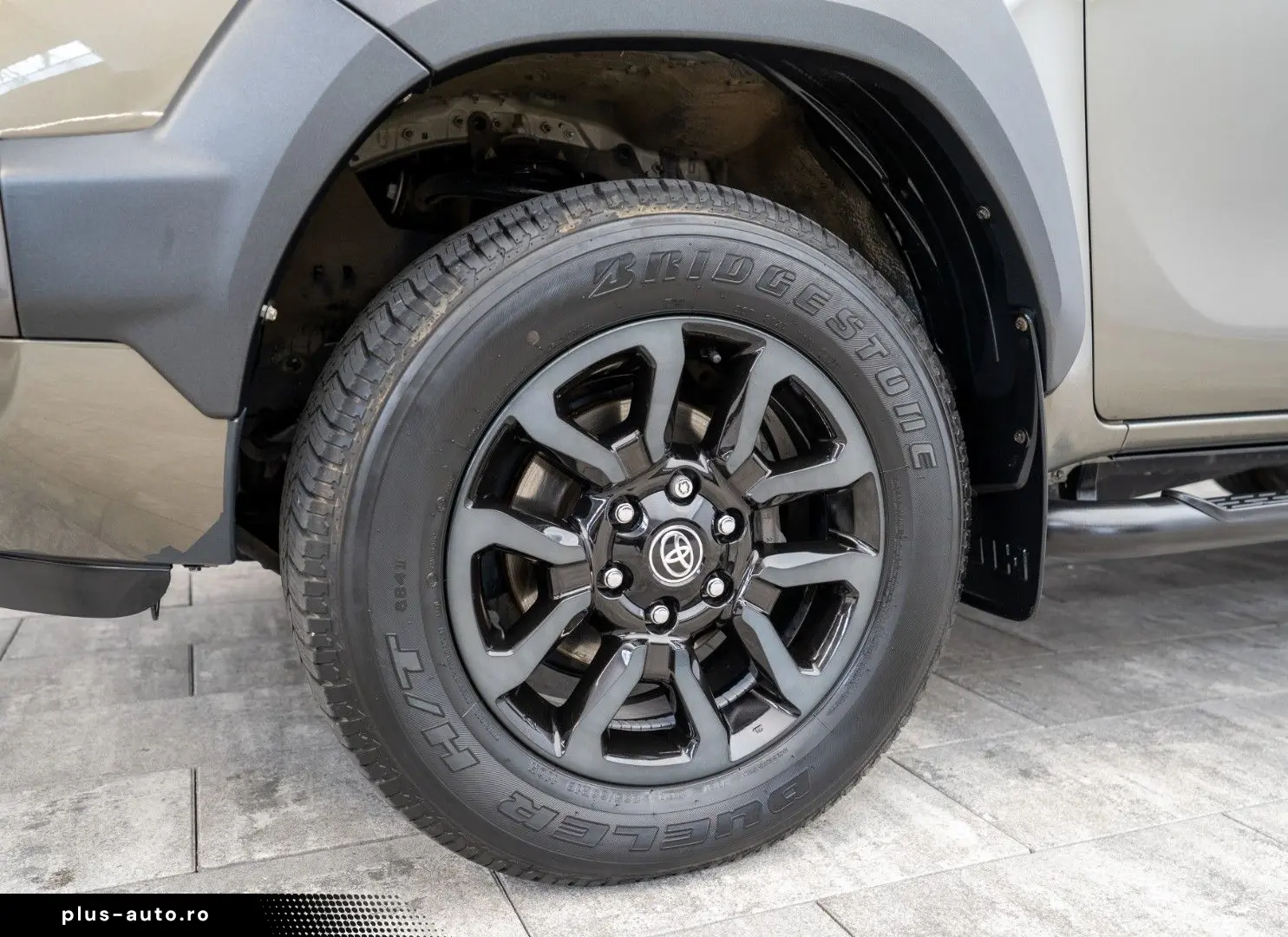 TOYOTA Hilux 2.8 D4-D INVINCIBLE AHK Rollo Assistenz