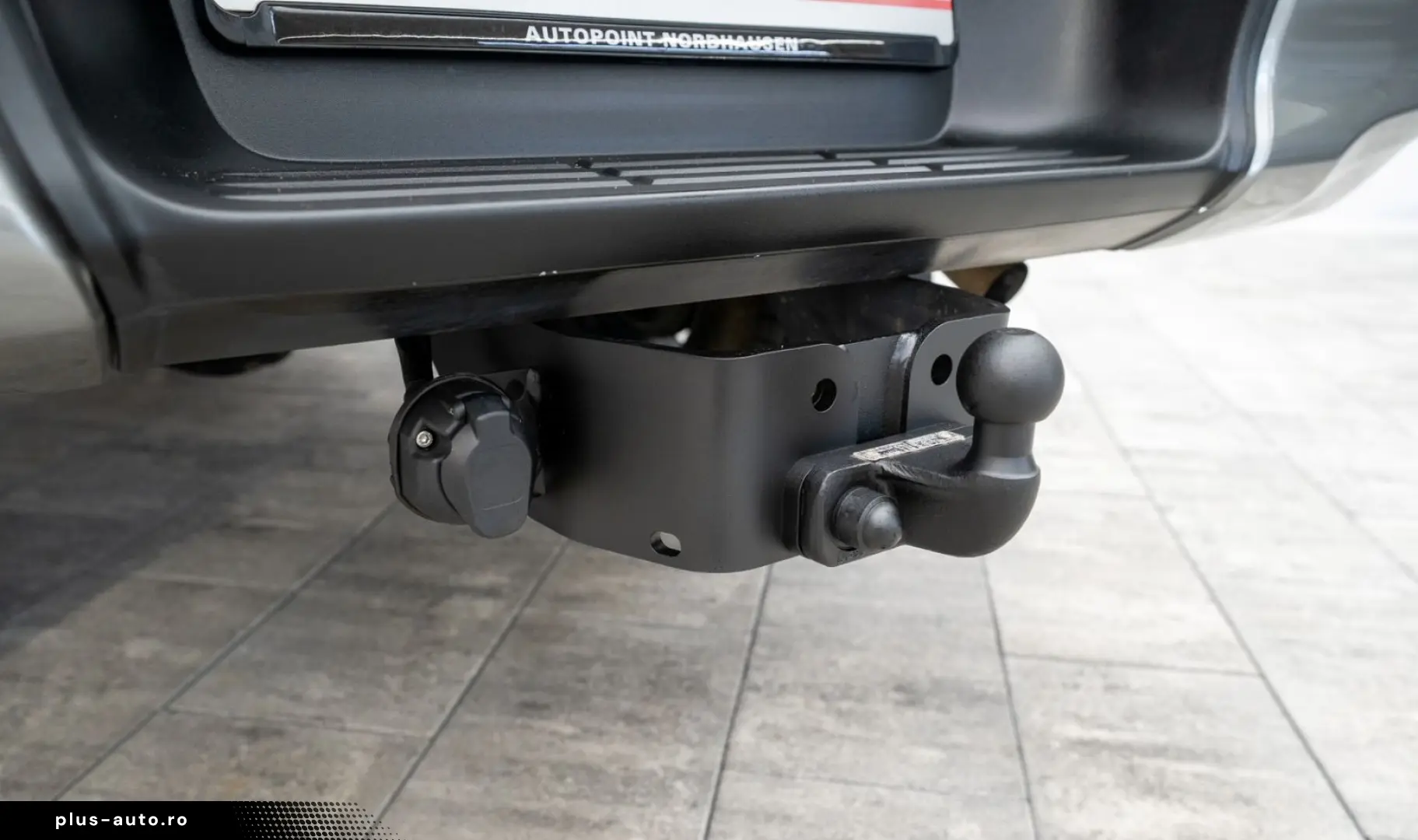 TOYOTA Hilux 2.8 D4-D INVINCIBLE AHK Rollo Assistenz