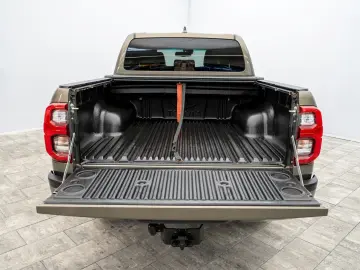 TOYOTA Hilux 2.8 D4-D INVINCIBLE AHK Rollo Assistenz