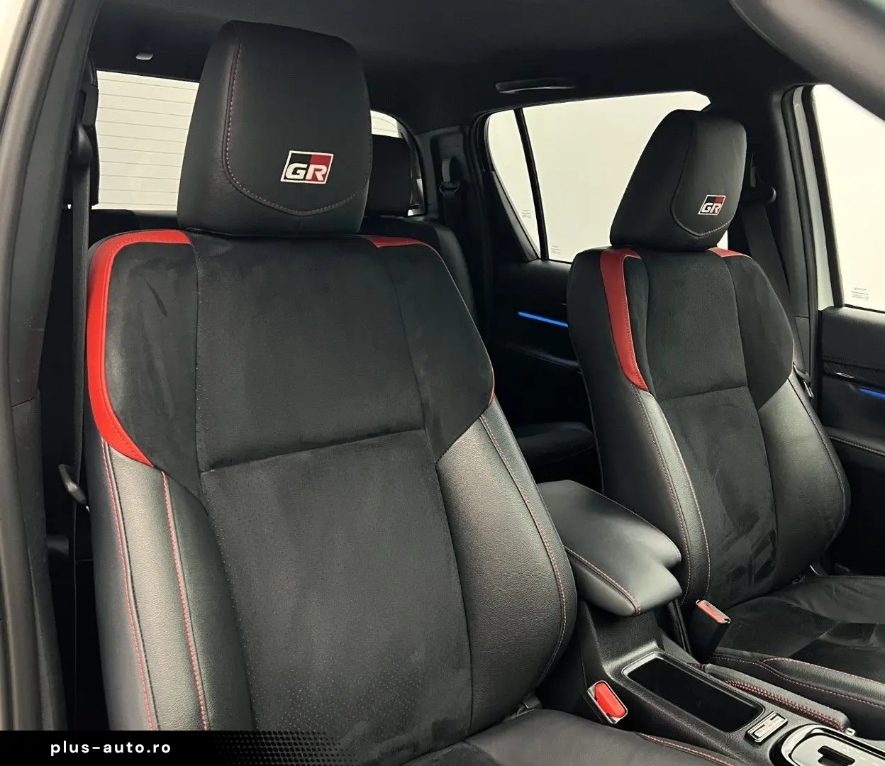 TOYOTA Hilux 2.8 D4-D GR Sport  Rollo AHK