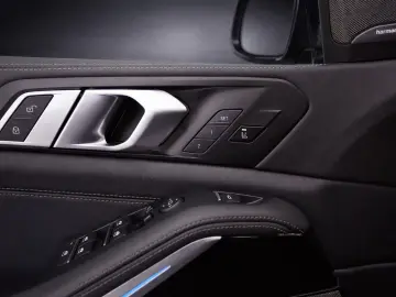 BMW X5 xDrive30d 3x M SPORT PANO ICONIC INDIVIDUAL