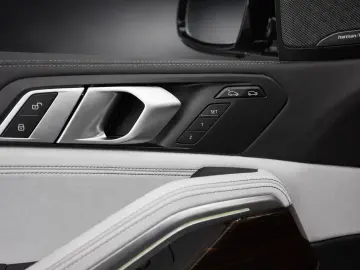 BMW X6 xDrive40d 3x M SPORT PANO ICONIC INDIVIDUAL