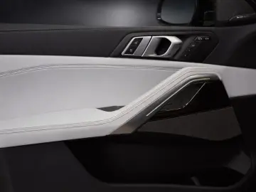 BMW X6 xDrive40d 3x M SPORT PANO ICONIC INDIVIDUAL