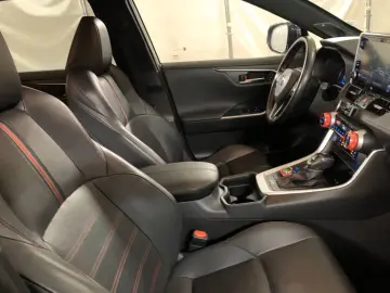 TOYOTA RAV4 Plug-Hybrid 4x4