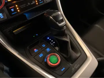 TOYOTA RAV4 Plug-Hybrid 4x4