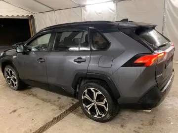 TOYOTA RAV4 Plug-Hybrid 4x4