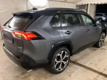 TOYOTA RAV4 Plug-Hybrid 4x4