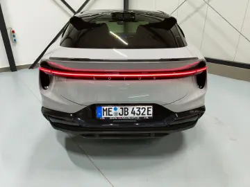 LOTUS Eletre R Carbonpaket Glasdach KEF HUD Aero 23