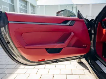 PORSCHE 992 Carrera S   1. Hand   14-Weg   Bose   SHD