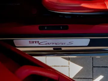 PORSCHE 992 Carrera S   1. Hand   14-Weg   Bose   SHD