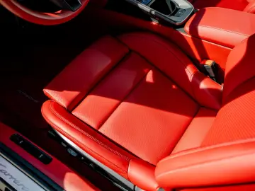 PORSCHE 992 Carrera S   1. Hand   14-Weg   Bose   SHD