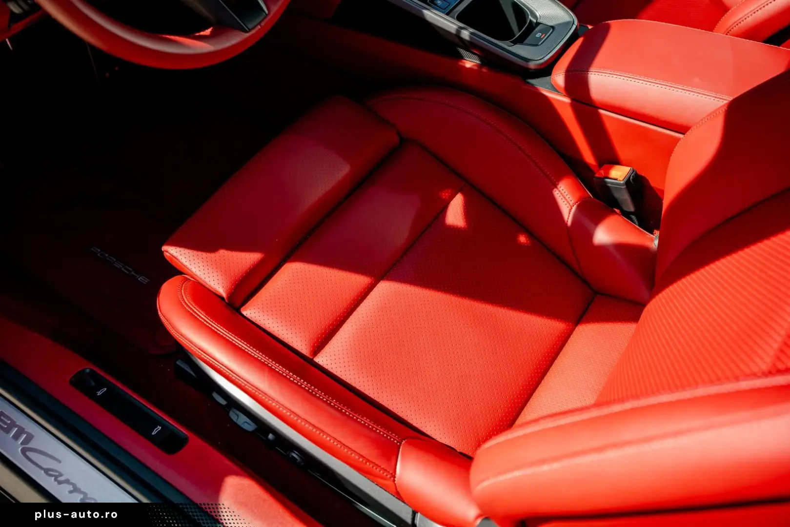 PORSCHE 992 Carrera S   1. Hand   14-Weg   Bose   SHD