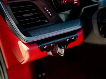 PORSCHE 992 Carrera S   1. Hand   14-Weg   Bose   SHD