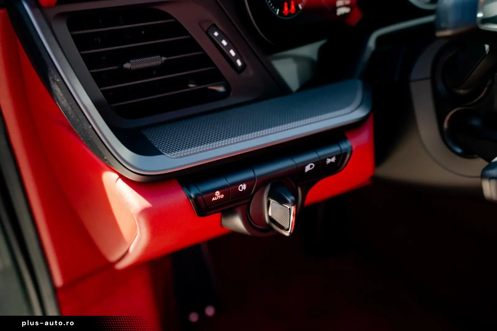 PORSCHE 992 Carrera S   1. Hand   14-Weg   Bose   SHD