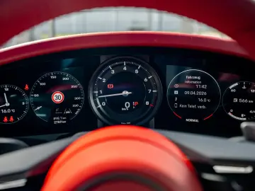 PORSCHE 992 Carrera S   1. Hand   14-Weg   Bose   SHD