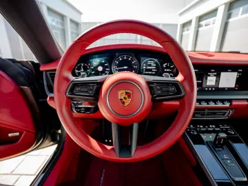 PORSCHE 992 Carrera S   1. Hand   14-Weg   Bose   SHD