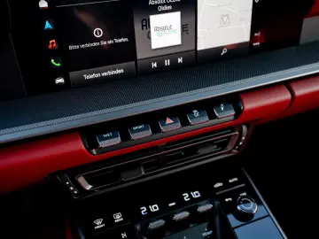 PORSCHE 992 Carrera S   1. Hand   14-Weg   Bose   SHD