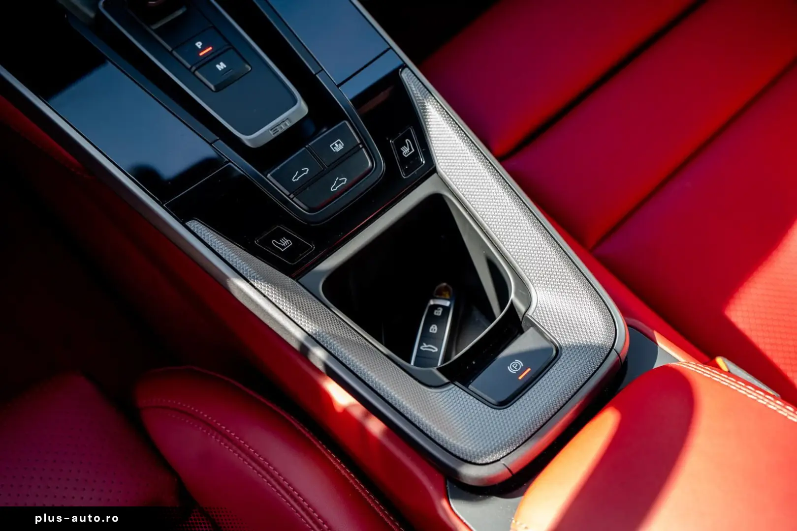 PORSCHE 992 Carrera S   1. Hand   14-Weg   Bose   SHD