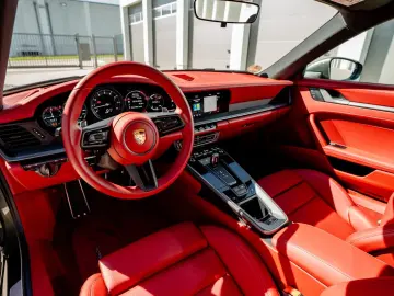 PORSCHE 992 Carrera S   1. Hand   14-Weg   Bose   SHD