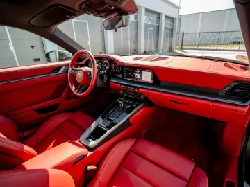 PORSCHE 992 Carrera S   1. Hand   14-Weg   Bose   SHD