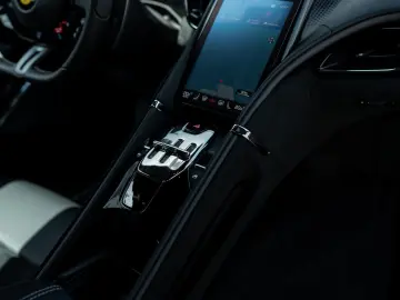 FERRARI Roma   Daytona   JBL   Matrix   360