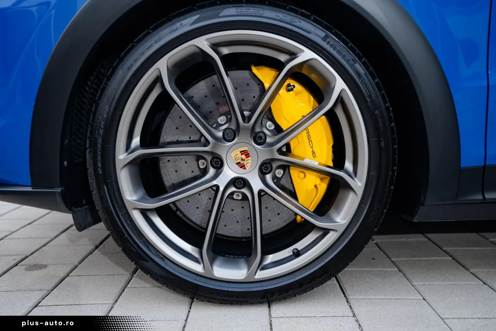 PORSCHE Cayenne Turbo GT   PTS Nogaroblau   1. Hand