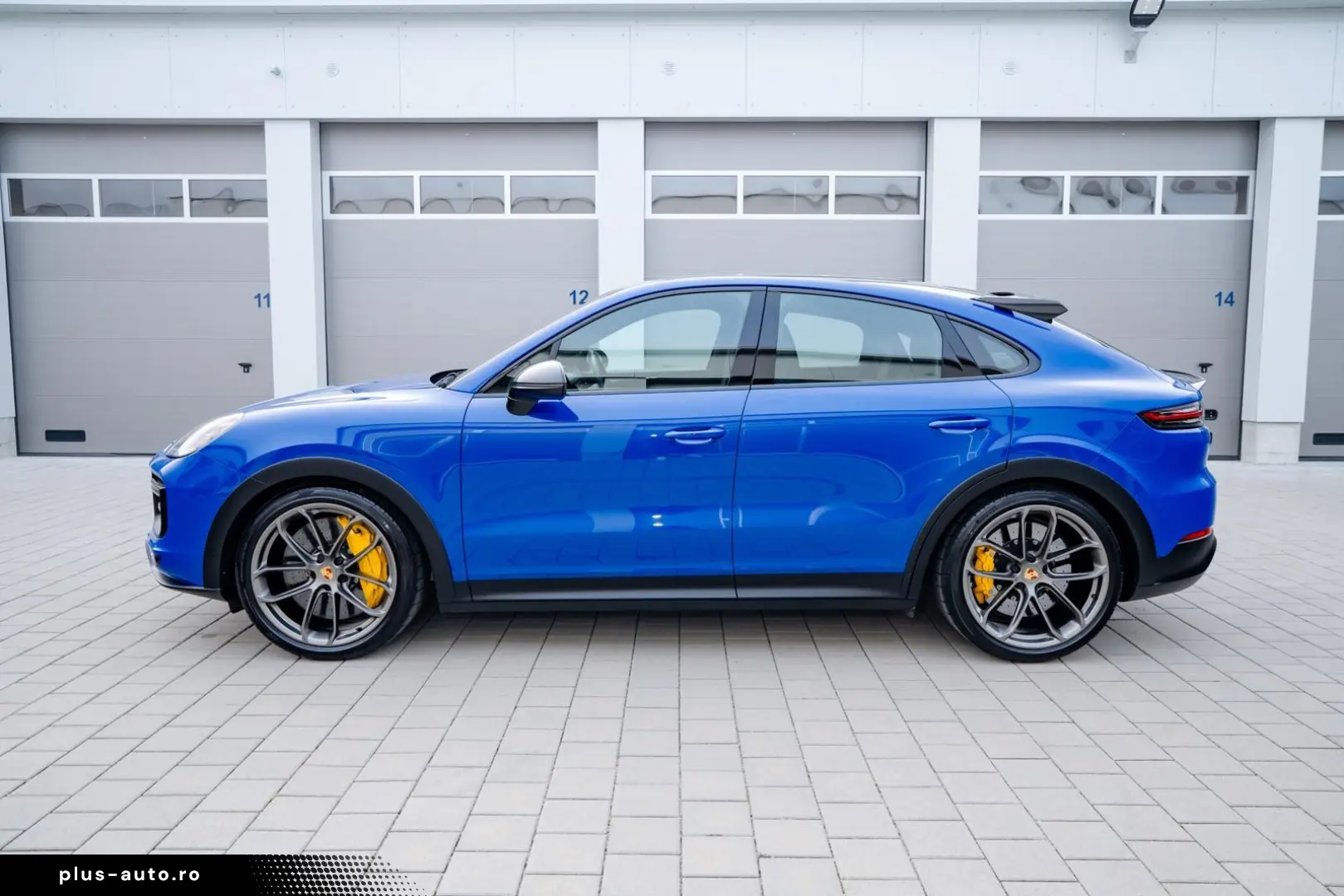 PORSCHE Cayenne Turbo GT   PTS Nogaroblau   1. Hand