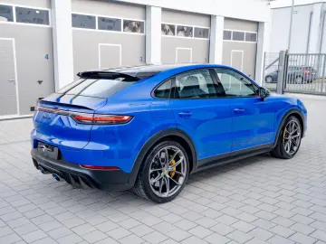 PORSCHE Cayenne Turbo GT   PTS Nogaroblau   1. Hand