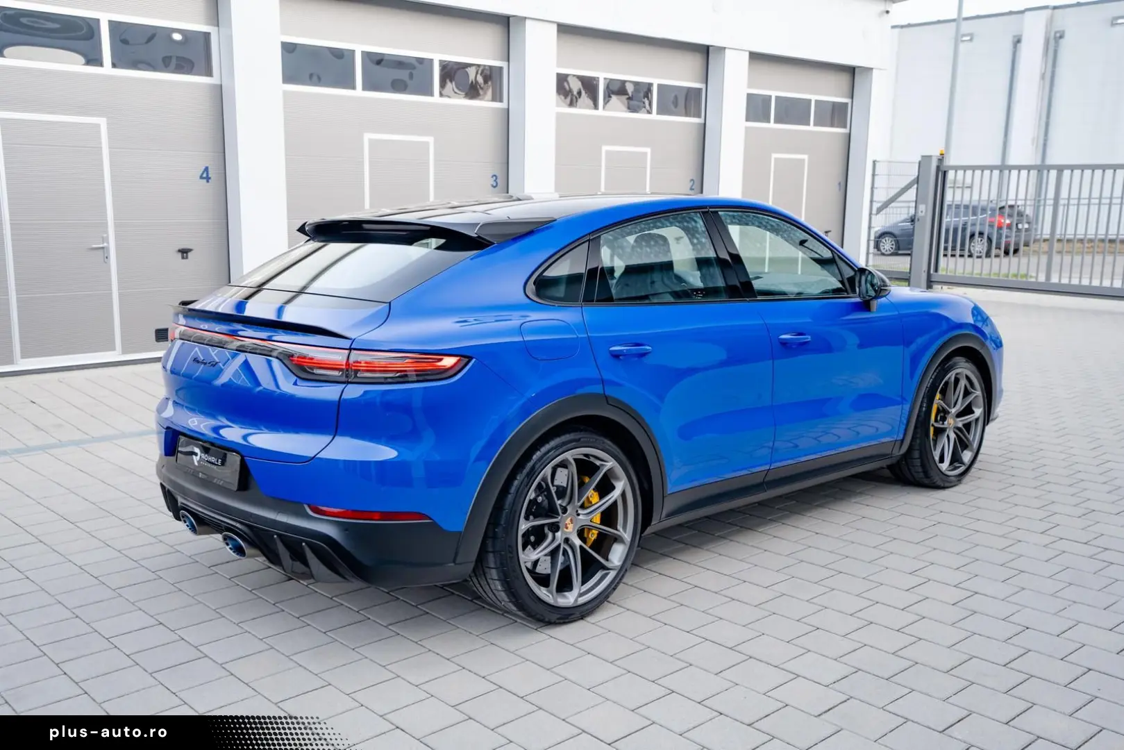 PORSCHE Cayenne Turbo GT   PTS Nogaroblau   1. Hand