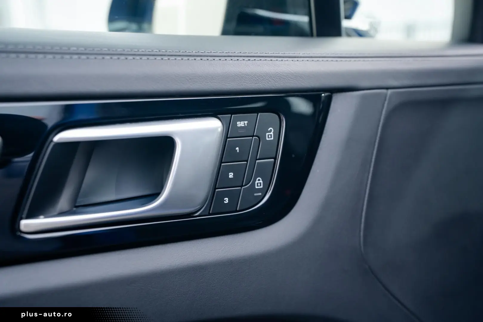 PORSCHE Cayenne Turbo GT   PTS Nogaroblau   1. Hand