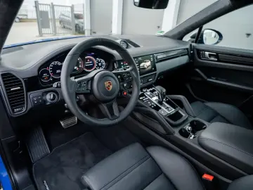 PORSCHE Cayenne Turbo GT   PTS Nogaroblau   1. Hand