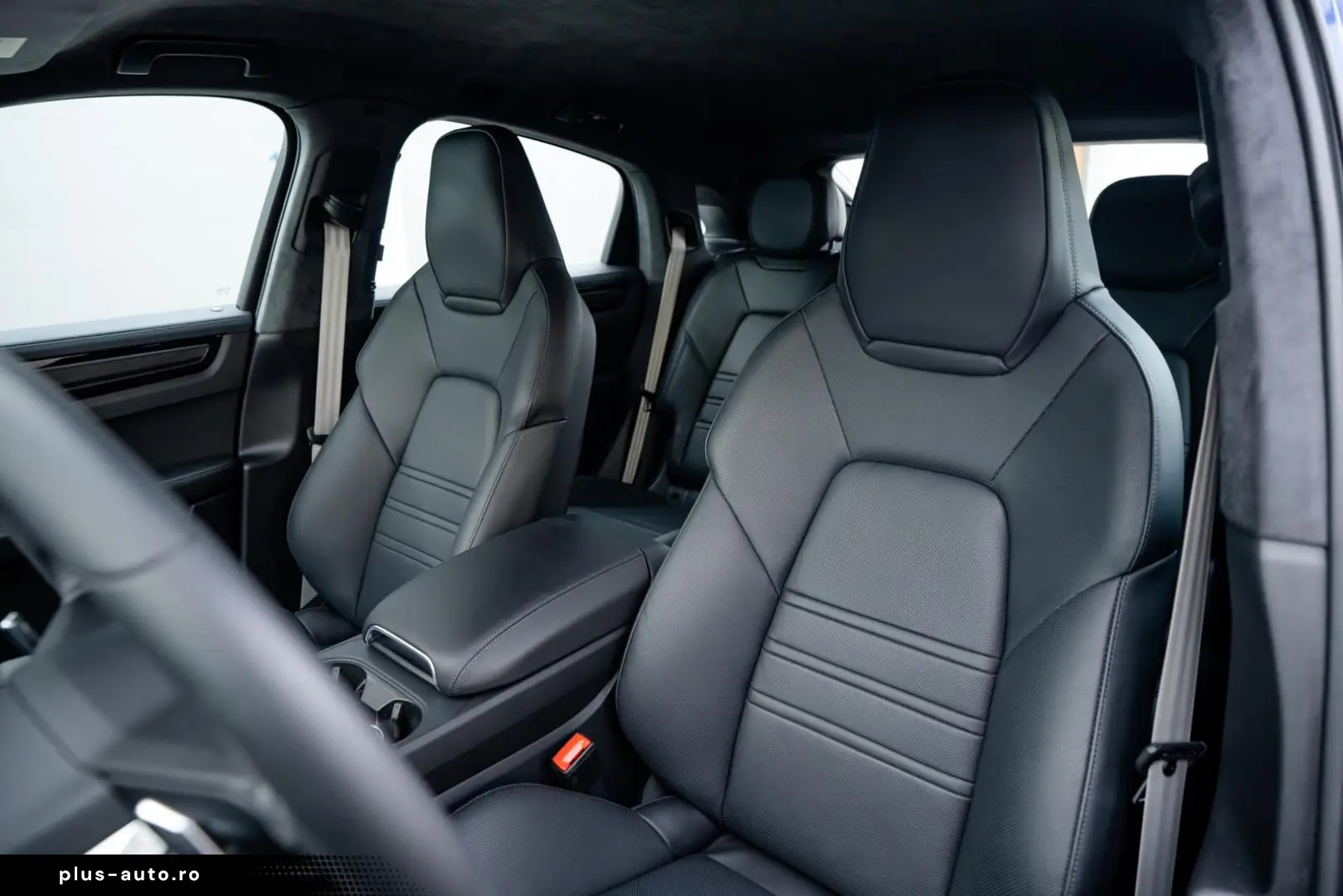 PORSCHE Cayenne Turbo GT   PTS Nogaroblau   1. Hand