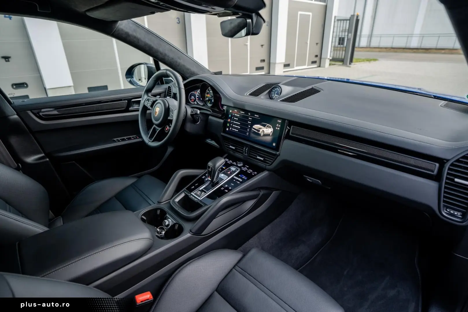 PORSCHE Cayenne Turbo GT   PTS Nogaroblau   1. Hand