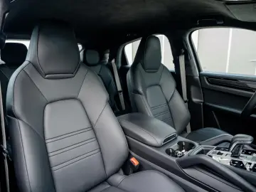 PORSCHE Cayenne Turbo GT   PTS Nogaroblau   1. Hand