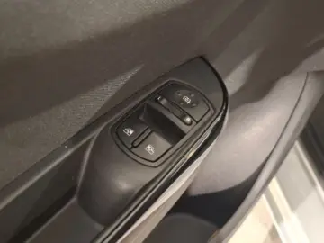 OPEL CORSA 1.2 70CP Selection