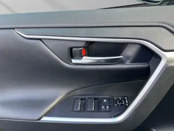 TOYOTA RAV 4 Hybrid 4x4 TEAM-D