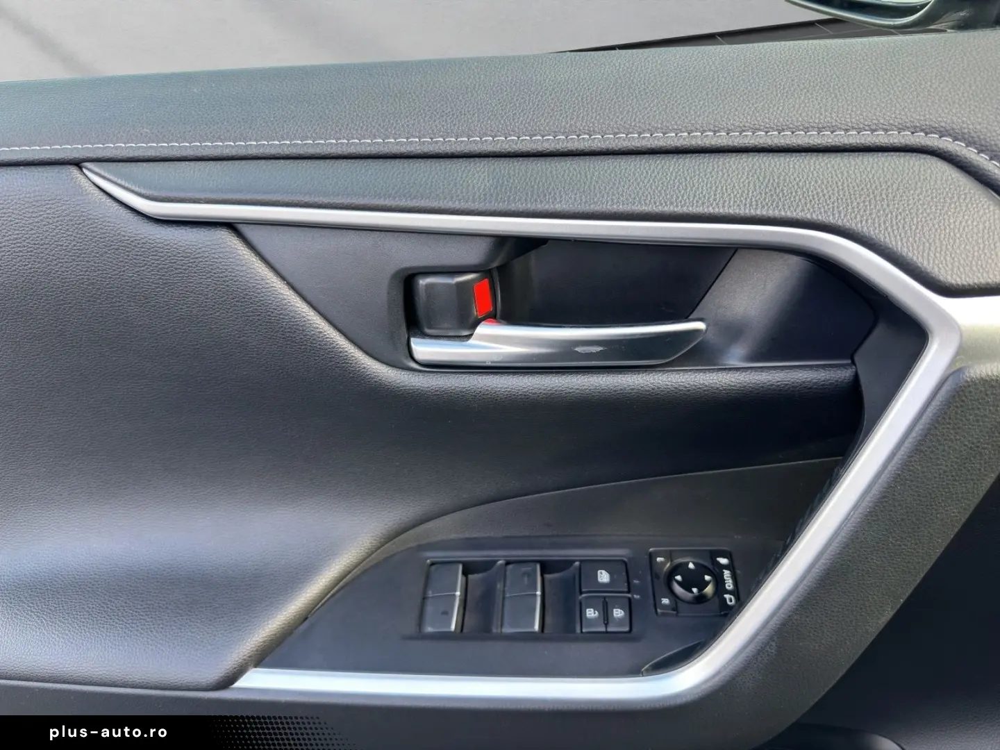 TOYOTA RAV 4 Hybrid 4x4 TEAM-D