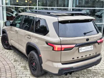 Toyota Sequoia