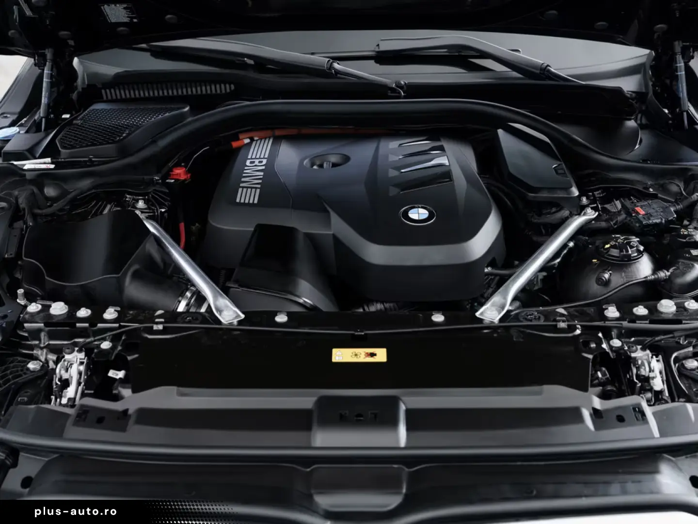 BMW 530e M-Sport HUD   Cameră 360    Ventilație Scaun   HK