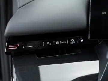 BMW 530e M-Sport HUD   Cameră 360    Ventilație Scaun   HK