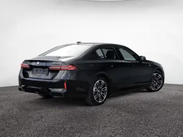 BMW 530e M-Sport HUD   Cameră 360    Ventilație Scaun   HK