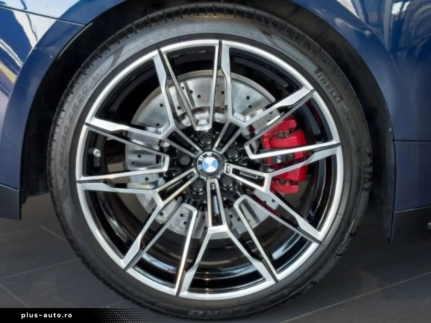 BMW M4 Competition xDrive H&K Laserlicht HUD Navi