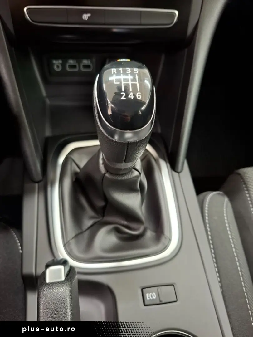 RENAULT MEGANE 1.3 TCe 140CP techno Estate