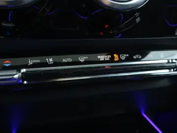 MERCEDES-BENZ GLA 250e AMG Line