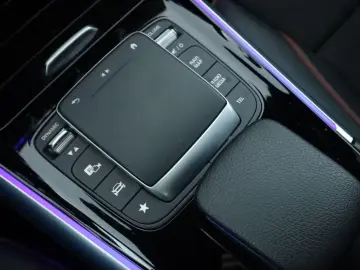 MERCEDES-BENZ GLA 250e AMG Line