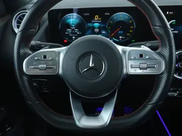 MERCEDES-BENZ GLA 250e AMG Line