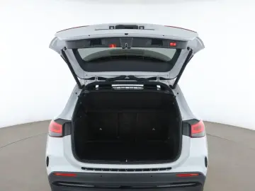 MERCEDES-BENZ GLA 250e AMG Line