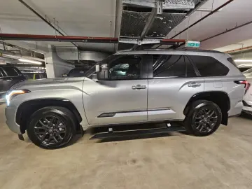 Toyota Sequoia