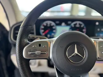 MERCEDES-BENZ GLS 400 d AMG HUD Pano 7 Sitze Distronic